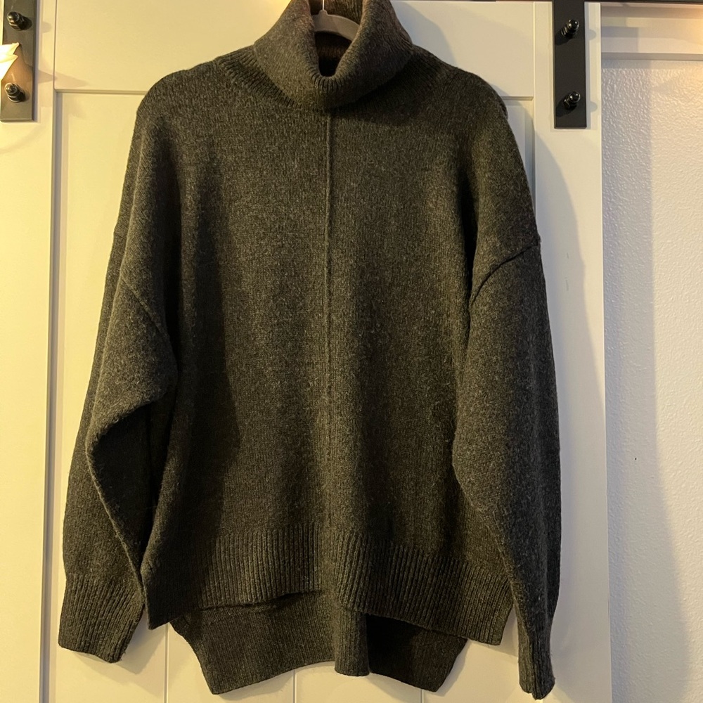 H&M Charcoal Knit Turtleneck Sweater (S)